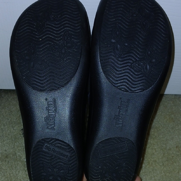 Alegria Meri- Slip Resistant Cozy Black Floral Winter Boots - Picture 7 of 7